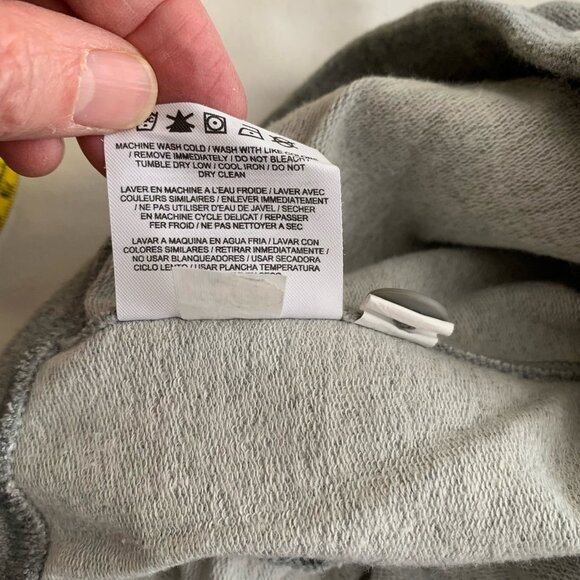 Nike Sportswear Gray Women’s Medium Gym Capri Sweatpants Silver Tag - Picture 9 of 10